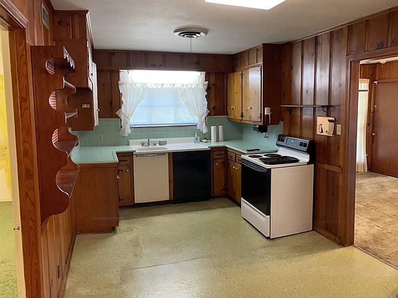 2nd image of 3045 Minglewood Dr