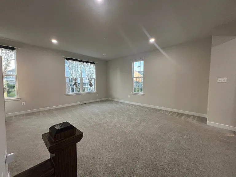 716 Kalmar Ln — Photo 10
