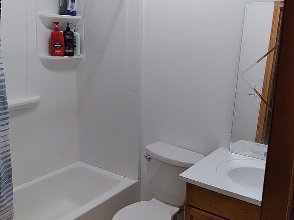 5th image of 137 Loop Rd
