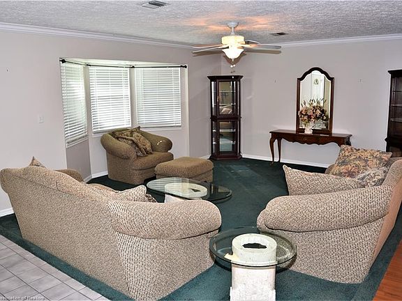 5th image of 137 Eventide Ave