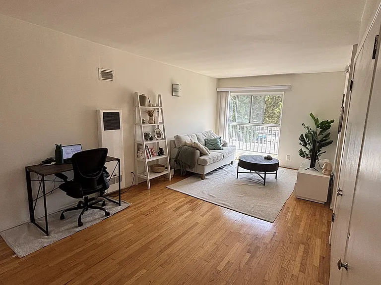 2364 Walgrove Ave #5 — Photo 12