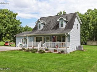 2042 Dutch Valley Rd, Clinton, TN 37716