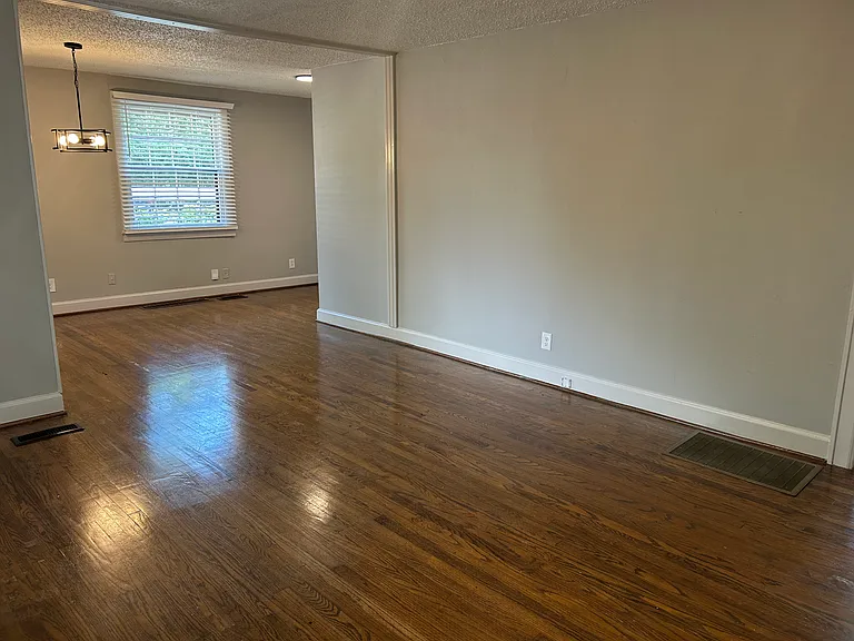 2300 Sharondale Dr — Photo 8