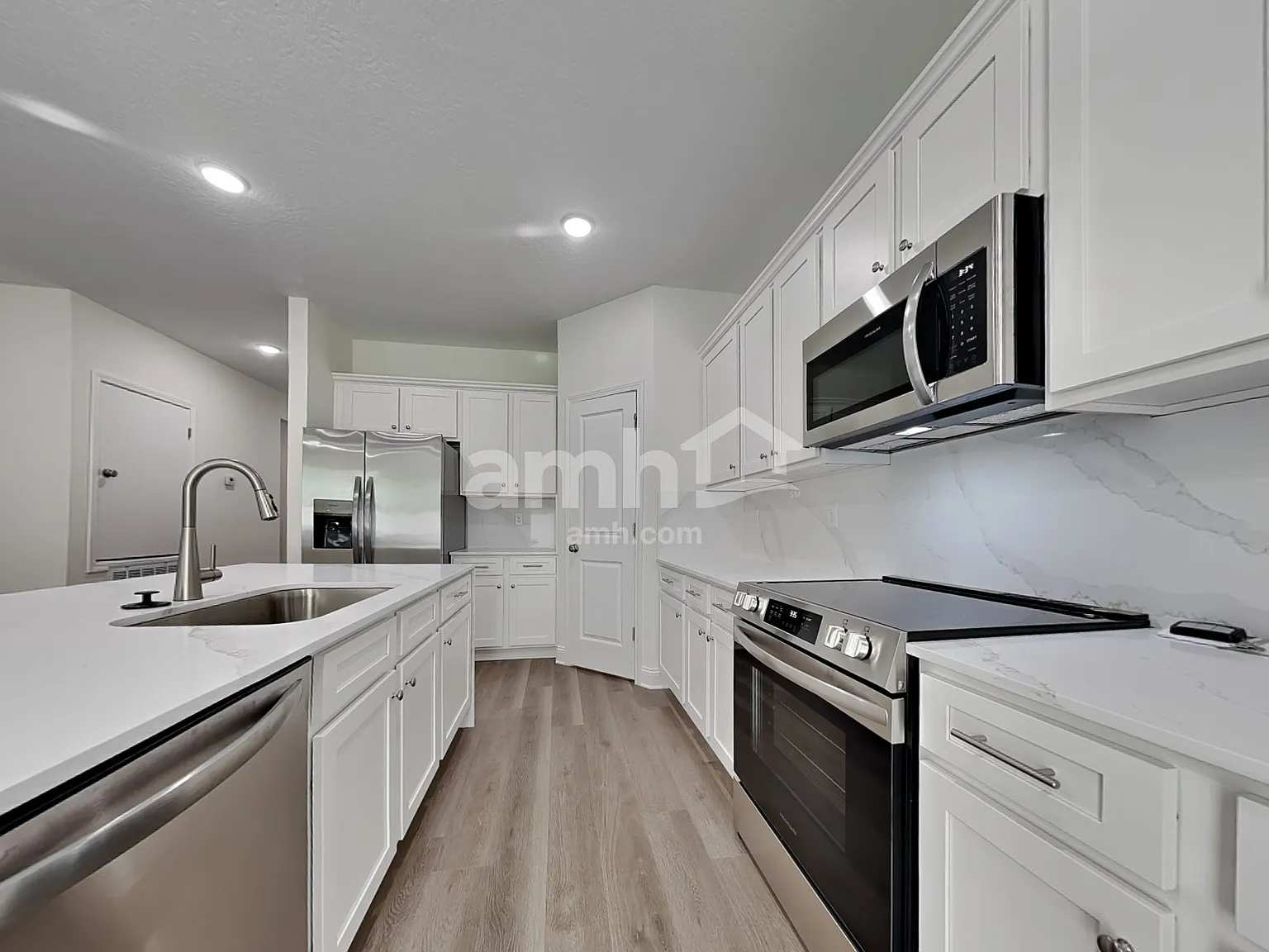 3 bed, 2.0 bath, 1502 sqft, $2,225 — Photo 3
