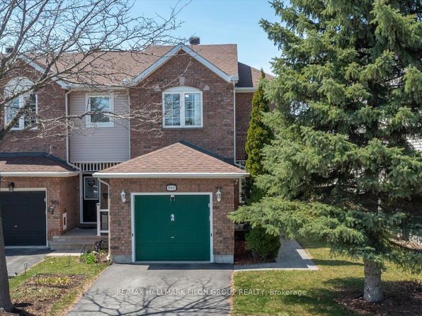 903 Markwick Cres, Ottawa, ON K4A 4H9