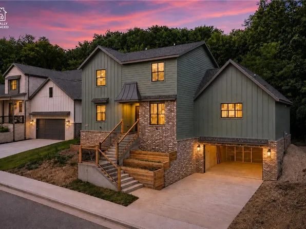 1927 E Panorama Pl, Fayetteville, AR 72701