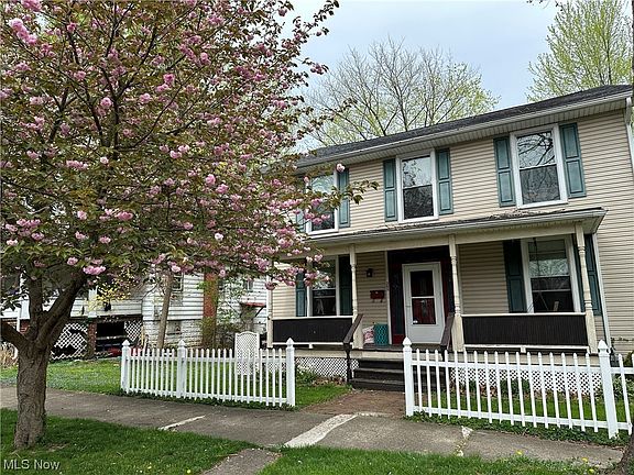 2nd image of 205 Lancaster St