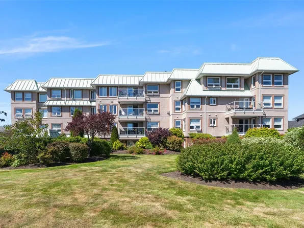 9650 1st St #310, Sidney, BC V8L 3C9
