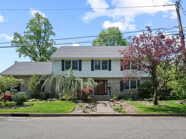 4 Roberts Ct, Tenafly, NJ 07670
