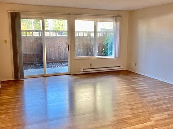 4th image of 18524 Linden Ave N #101