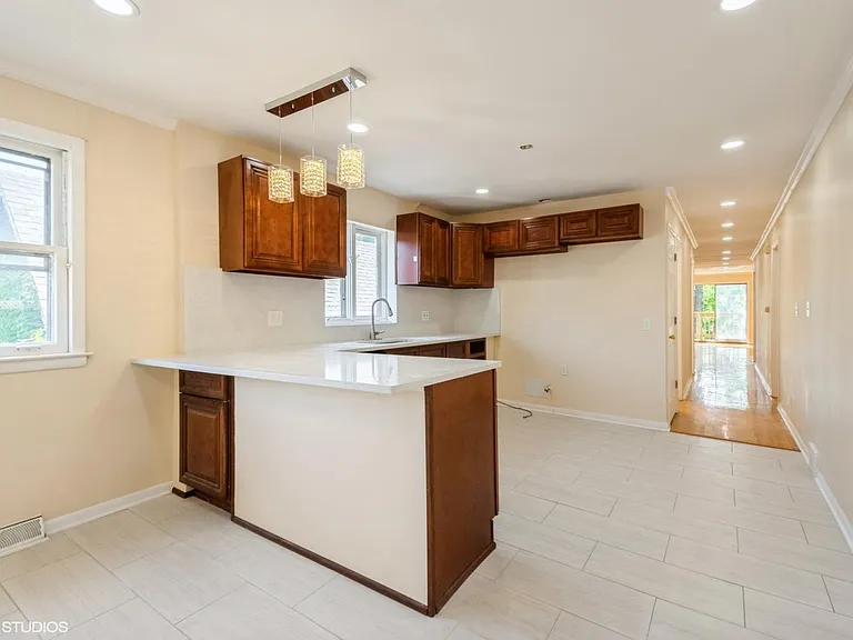 2623 W Arthur Ave #2 — Photo 9