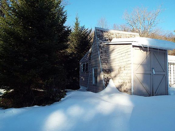 2nd image of 110 Fern Rd