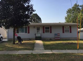 609 6th St SW, Independence, IA 50644