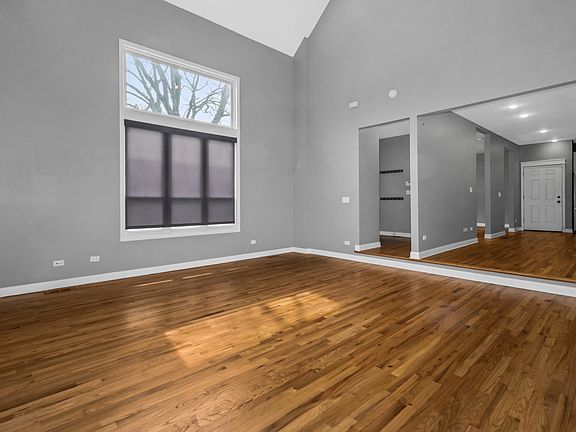 3rd image of 1111 Dunlop Ave