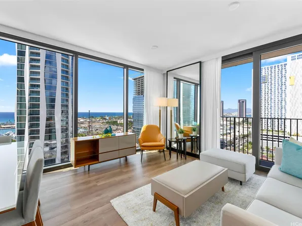 987 Queen St #1701, Honolulu, HI 96814