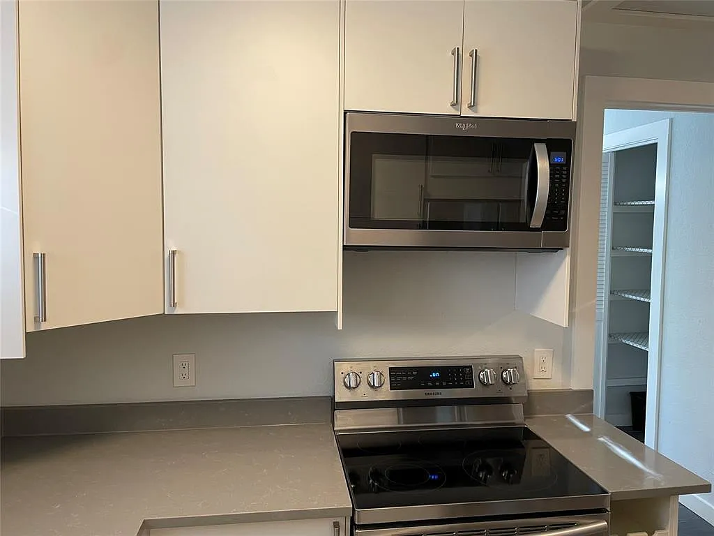 3 bed, 1.0 bath, 750 sqft, $1,500 — Photo 4