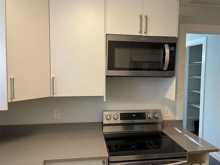 10310 Gail Rd #B — Photo 4