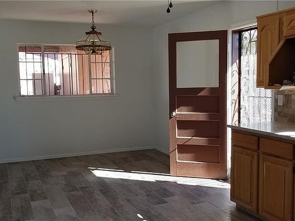 3rd image of 113 Manor Pl