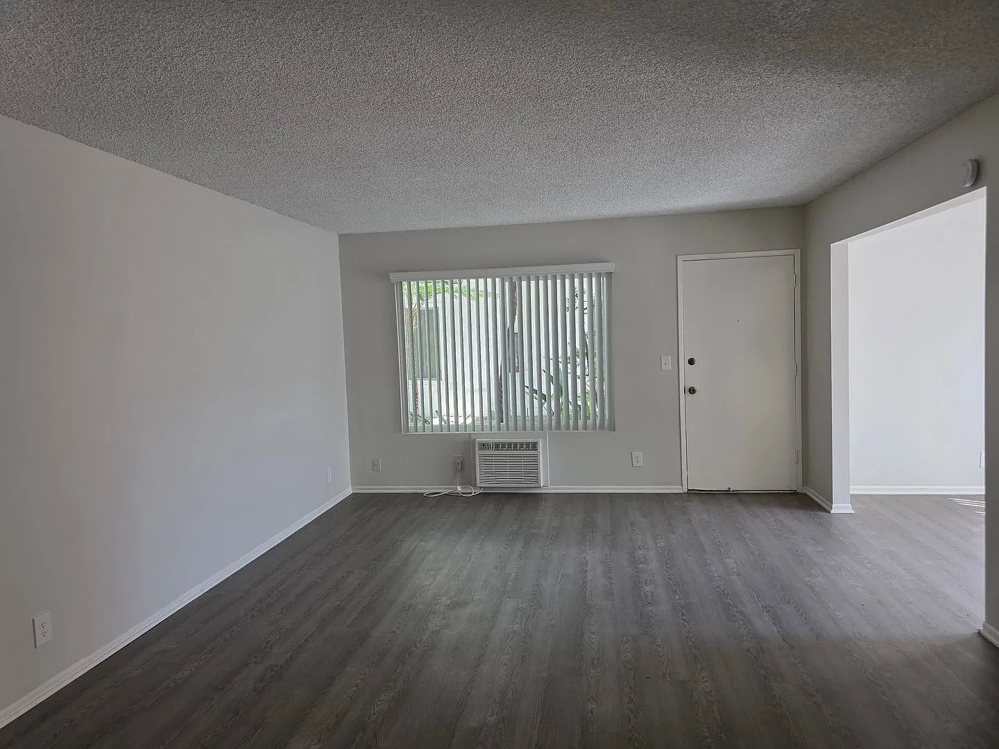 Mediterranean Apartments — Photo 4