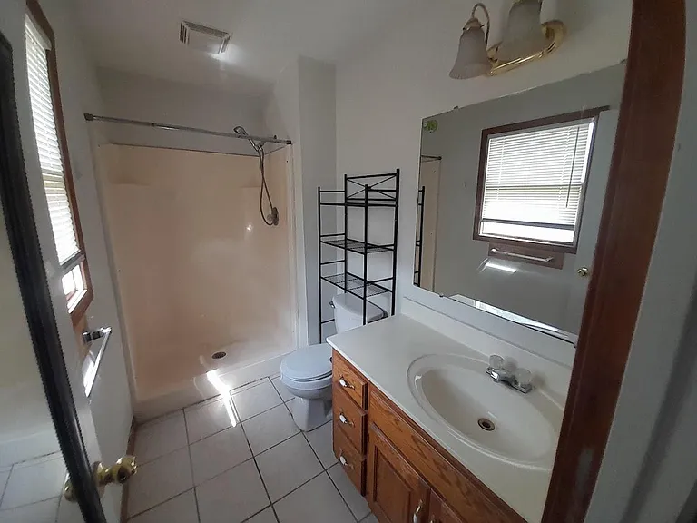 129 E 4th St — Photo 7