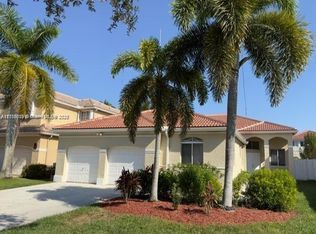 1290 Camella Cir, Fort Lauderdale, FL 33326