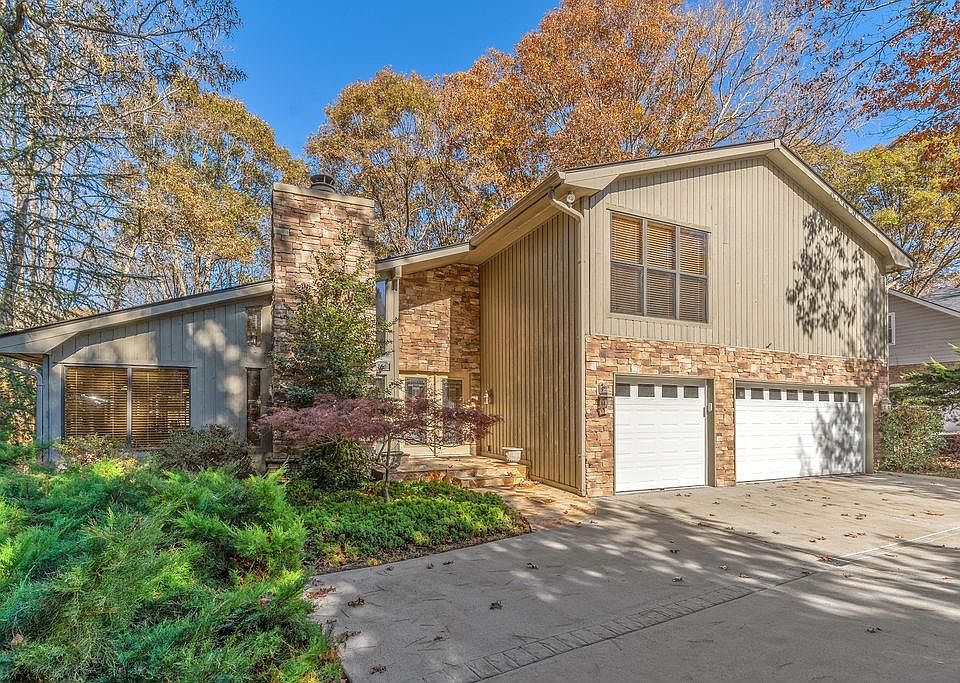 1st image of 1810 Branch Valley Dr