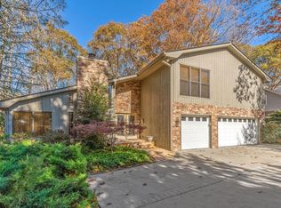 1810 Branch Valley Dr, Roswell, GA 30076