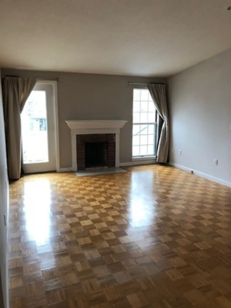 2 bed, 936 sqft, $2,700 — Photo 1