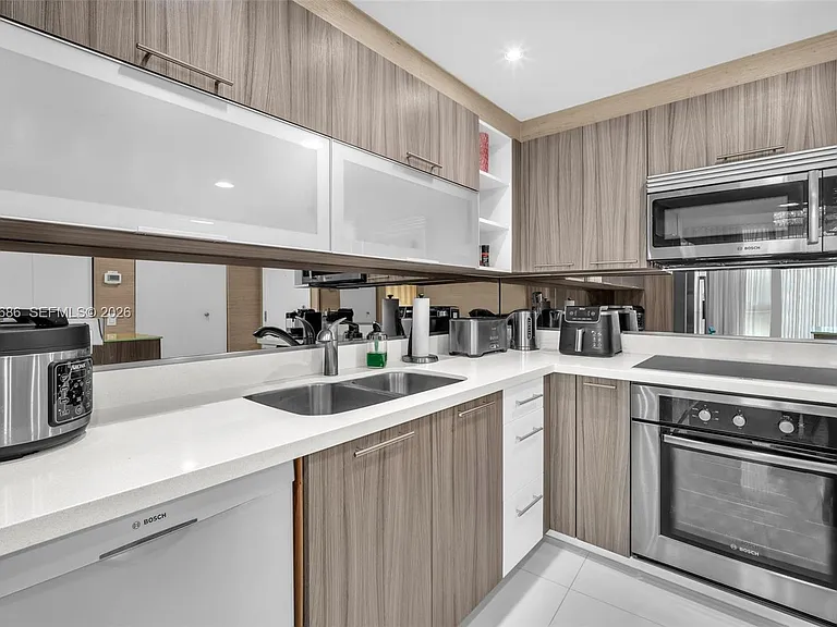 6700 Indian Creek Dr #904 — Photo 12