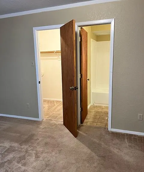 2410 Windy Pine Ln — Photo 7
