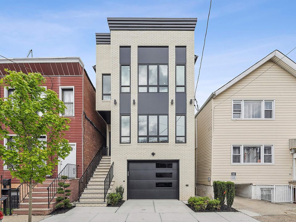 1st image of 38 Charles St #2