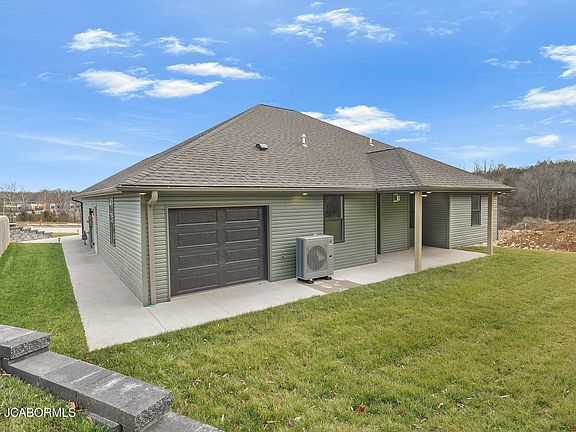 3rd image of 125 Nash Ct