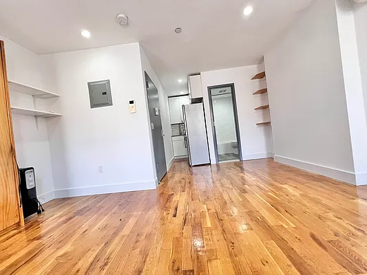 Rented by ERNY LLC | media 4