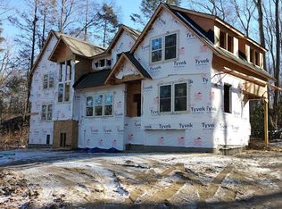 29 Candlewood Dr, New Fairfield, CT 06812