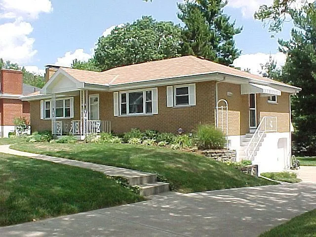 322 Redwood Dr photo 1