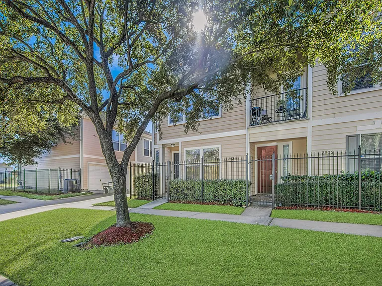2926 Clay St — Photo 24