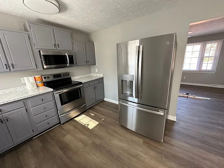 1209 Craigmont Dr — Photo 3