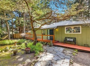 8091 Bucklin Hill Rd NE, Bainbridge Island, WA 98110