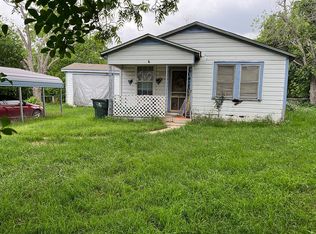 5037 Stockdale Hwy, Seguin, TX 78155