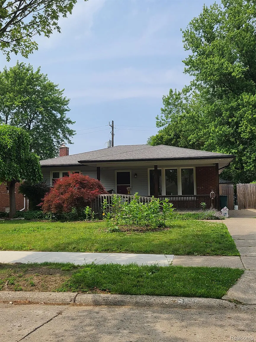 1817 Rowland Ave photo 1