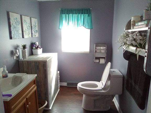 4th image of 107 Shady Ln