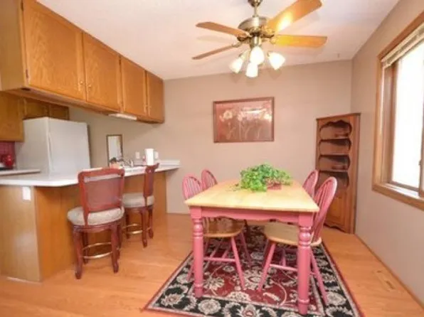 8704 Cottonwood Ln N, Maple Grove, MN 55369