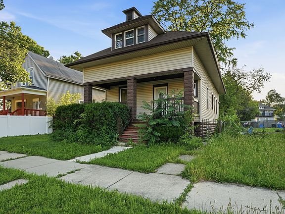 2nd image of 11218 S Hermosa Ave