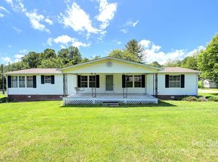 23 Emerald Ln, Hendersonville, NC 28792