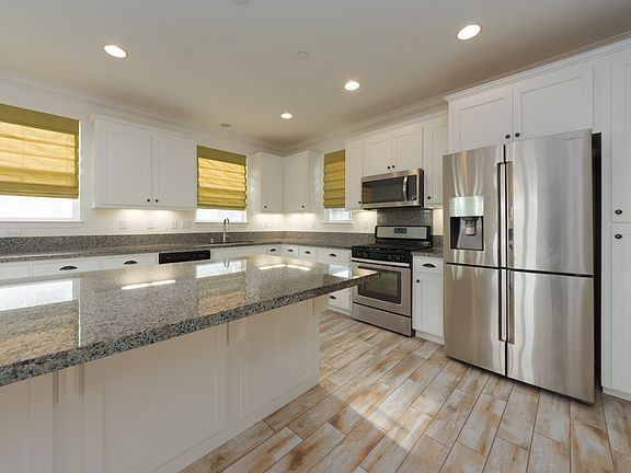 3rd image of 4026 Fiorentino Cmn