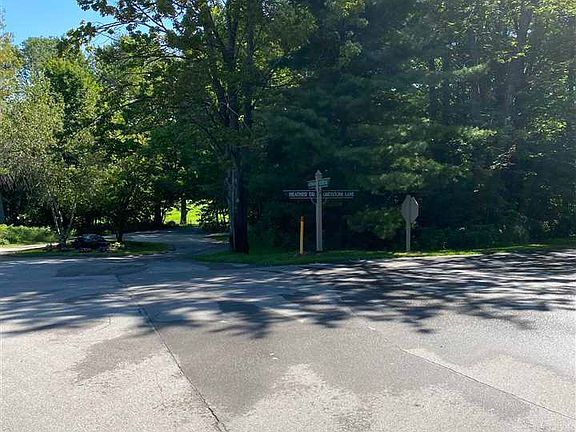 2nd image of 798 Heather Dr