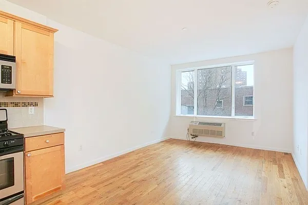 Rented by Uptown Flats LLC | media 20