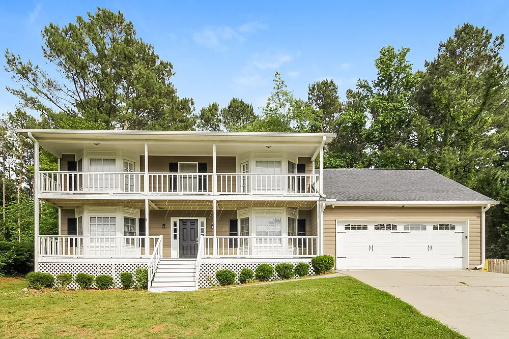 3 bed, 2.5 bath, 2052 sqft, $3,260 — Photo 1