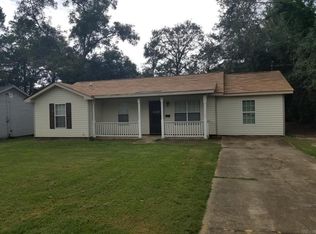 331 College St SW, Pelham, GA 31779