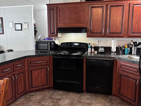 3rd image of 4415 SE 23rd Court